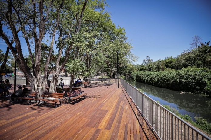 Projeto foi concebido para que o campo de futebol existente no local funcione como reservatório nos períodos chuvosos