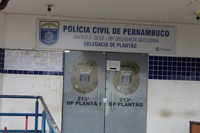 Homem disse que cometeu o crime porque o menino estava arrancando frutas de uma árvore de seu quintal