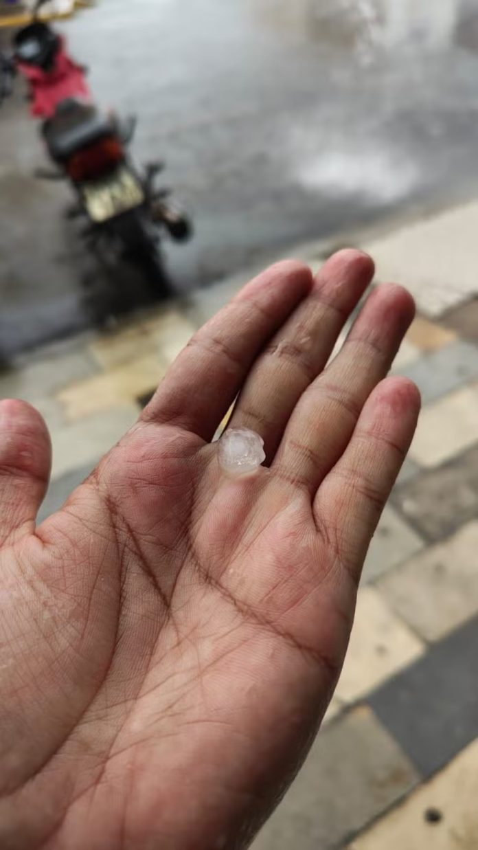 Fenômeno na região, marcada pelo calor intenso, durou cerca de oito minutos e não causou danos materiais no município