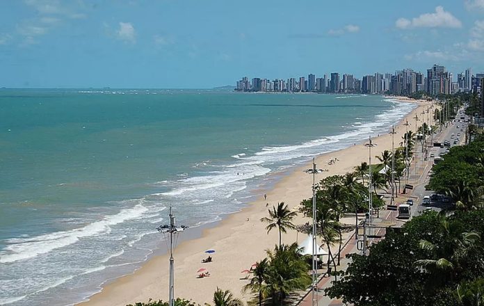 Praia do Pina, no Recife. Foto: Reprodução/Vanessa Bahé / Via G1