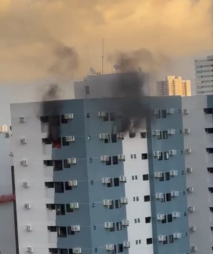 Prédio residencial localizado na Estrada do Arraial, no bairro da Tamarineira, Zona Norte do Recife. Foto: Reprodução/WhatsApp